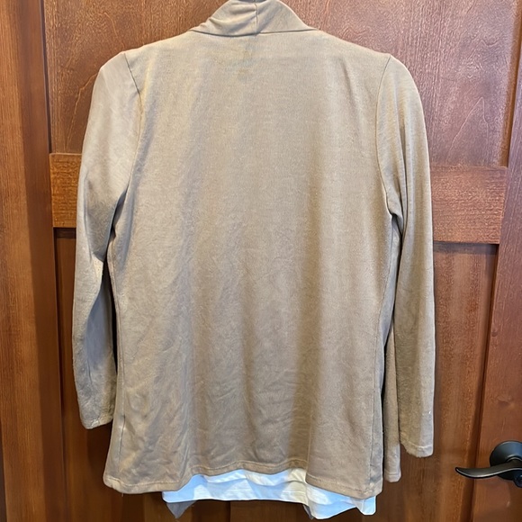 Medium - Picture 2 of 5